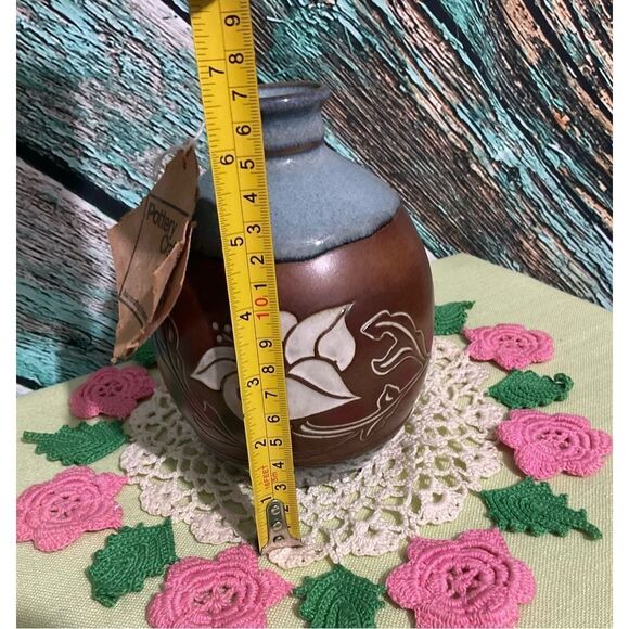 NOS Vintage Pottery Craft Vase Flower Front Beautiful 6.5” 🌿🌸 - Picture 10 of 12